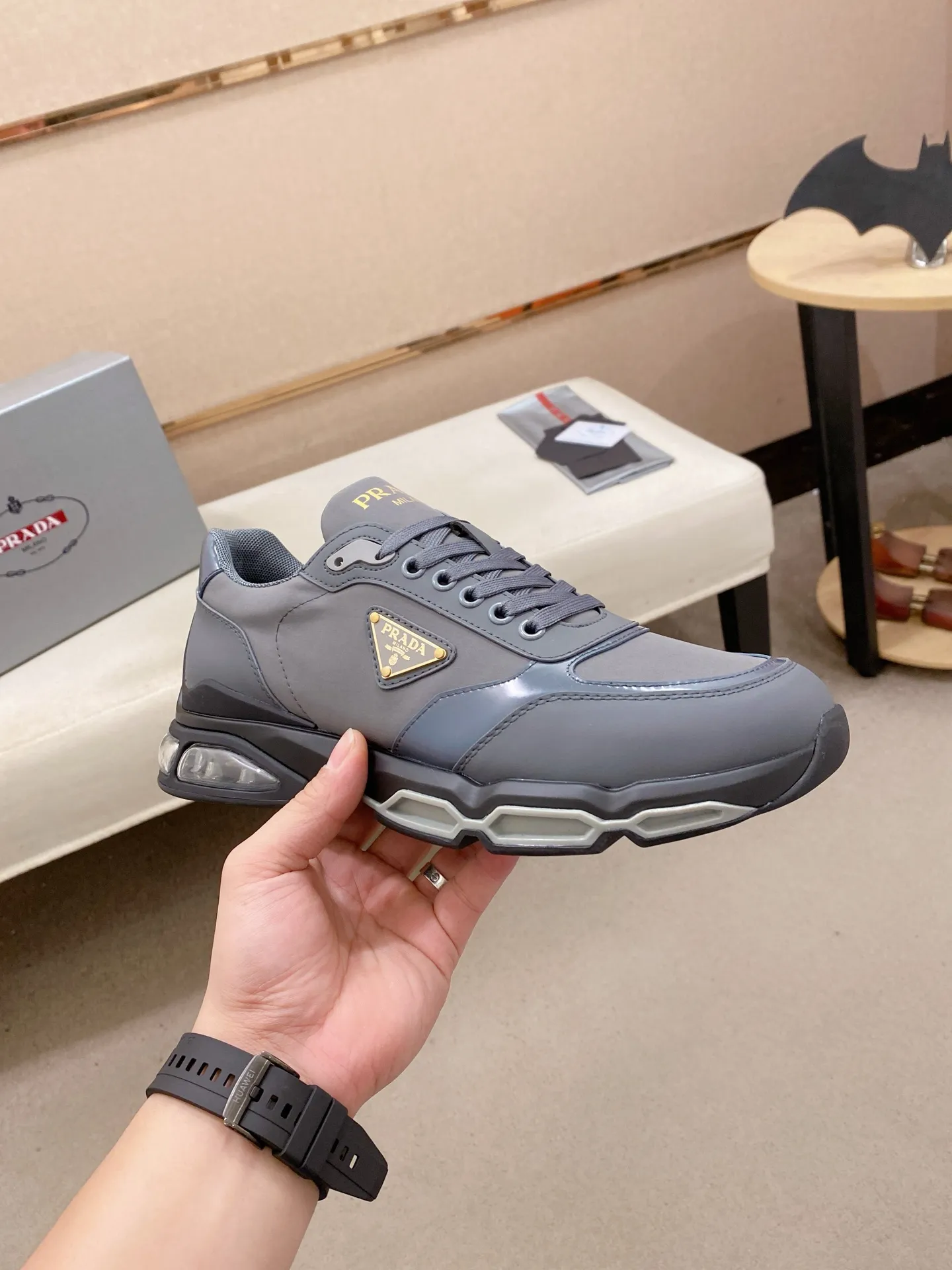 Factory price 640💰 ✔️✔️✔️Higher version High-quality new PRADA (Prada) counters are on the market at the same time. New men's shoes, 😘fabrics imported first-layer cowhide with waterproof materials, purely handmade. Lining: Full cowhide lining. 👍🏿 High-end ☄️ air-cushion molded anti-slip rubber outsole, exquisite lines, simple and elegant, comfortable and high-end for leisure travel. Code number: 38 to 45
